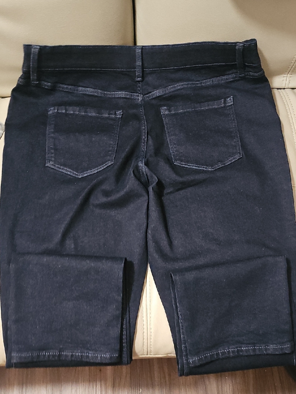 Lee Woman’s Black Slim Fit Denim Jeans - Picture 3 of 3